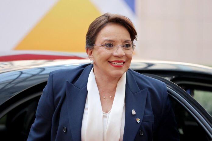 XIOMARA CASTRO VIAJA A DUBAI